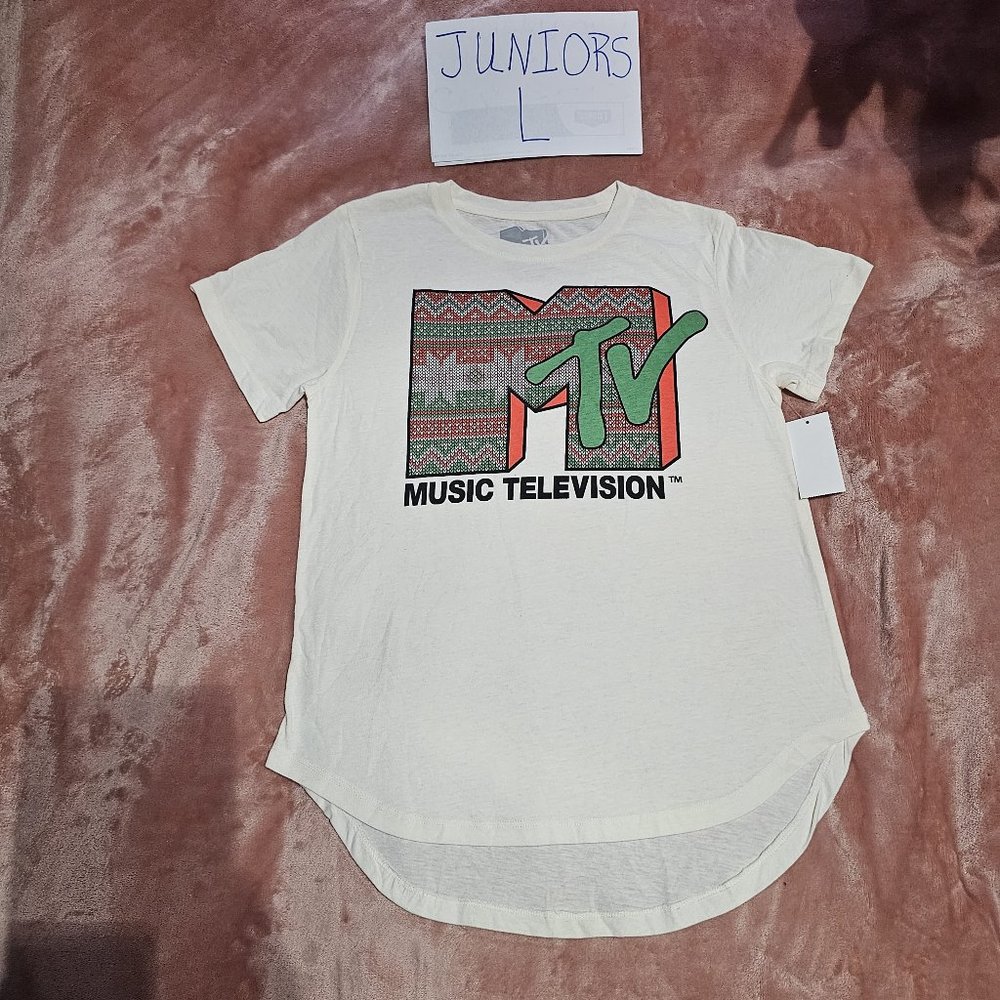 Juniors L MTV Music Television Christmas Fair Isle Pattern Logo Graphic Tee NWT